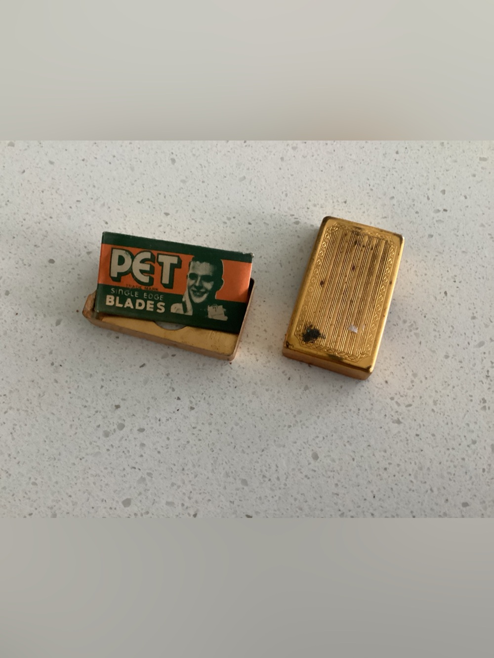 Vtg. Gold toned brass Gillette safety Razor blade case, 1908-1919. Late Edwardia